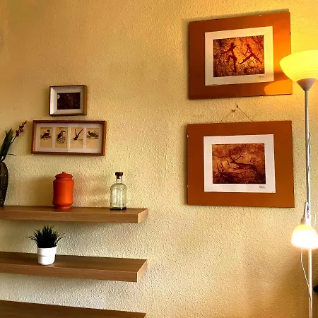 Upper Floor Sunny Terrace Apartment *