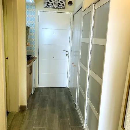 Апартаменти Upper Floor Sunny Terrace *