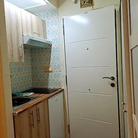 Upper Floor Sunny Terrace Апартаменти *