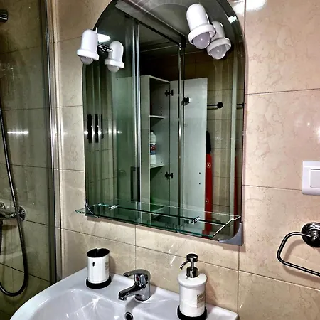 דירה Upper Floor Sunny Terrace טורמולינוס