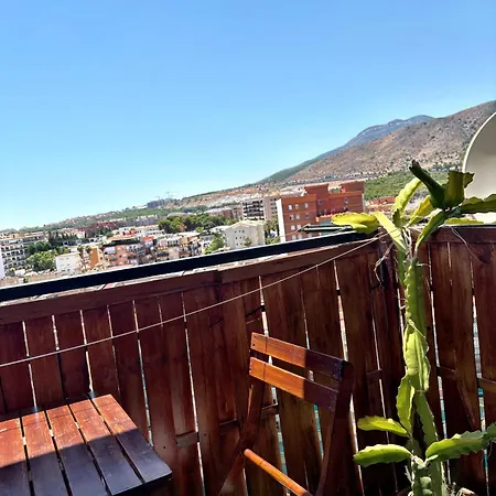 Upper Floor Sunny Terrace טורמולינוס