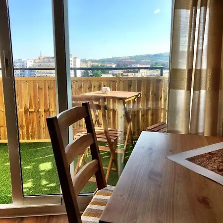 Upper Floor Sunny Terrace Апартаменти *