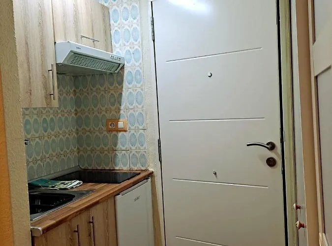 Upper Floor Sunny Terrace Lejlighed *